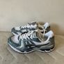 ASICS Gel Kayanos Image 5