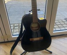 Fender guitar & Peavey amp