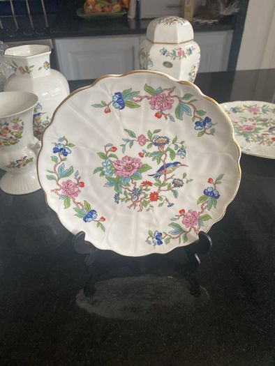 Pair. of aynsley Pembroke  8 inch plates
