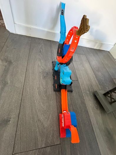 Hot Wheels City T-Rex Chomp Down Playset