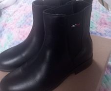 tommy hilfiger boots
