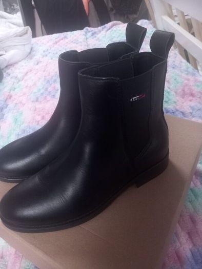 tommy hilfiger boots