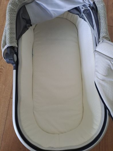 uppababy vista bassinet
