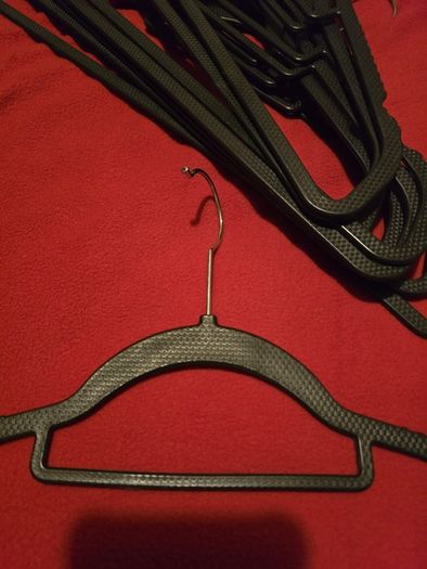 20 pk Clothes Hangers w/ Swivel Hooks