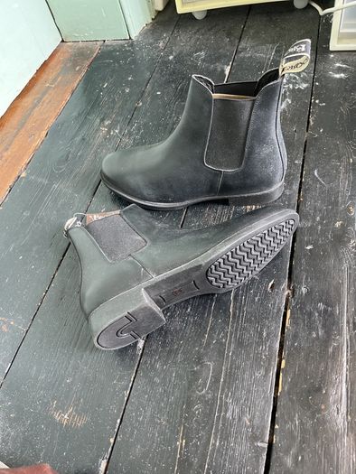 Size 44 black brogini paddock boots