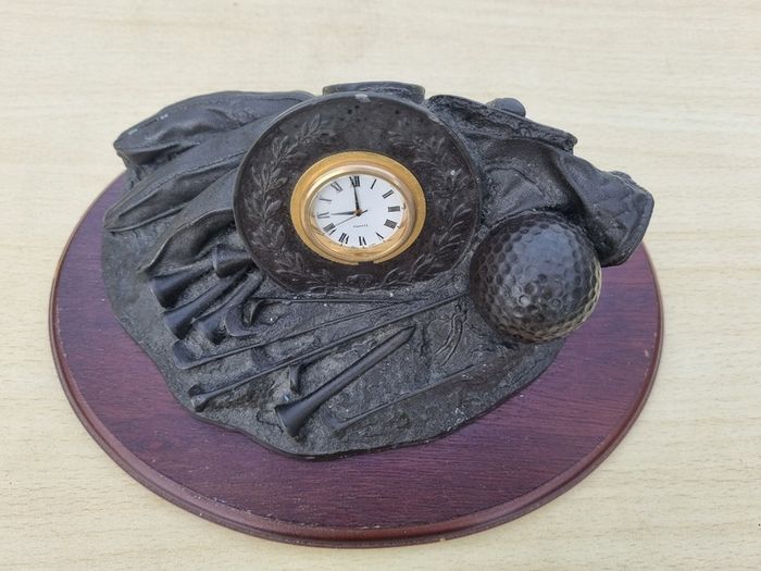 Royal Tara, golf-themed desk clock