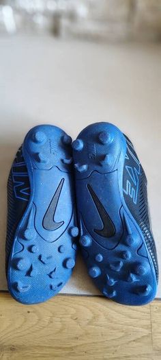 Nike football kids shoes UK12
