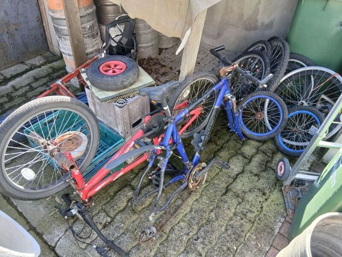 bicycles  and wheels