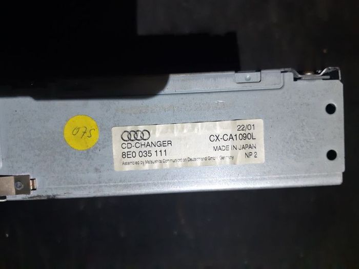6 CD in-dash/glovebox CD Changer, OEM Audi Original Audi Part: 8E0 035 111