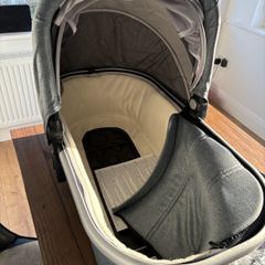 Uppababy bassinet and cozy ganoosh