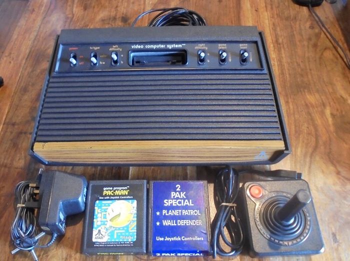 Atari 2600 Six Switcher + Pac-Man + 2 Pak special + Controller