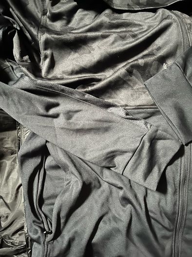 Under Armour Full Zip Top camo size xl FREE POST