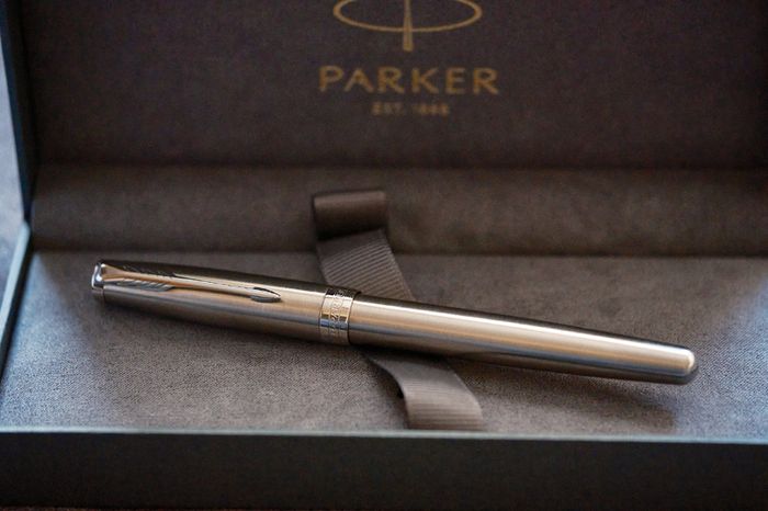 Brand New 18K Gold F Nib Parker Sonnet Brushed Stainless Steel Fountain Pen + Spare M Nib