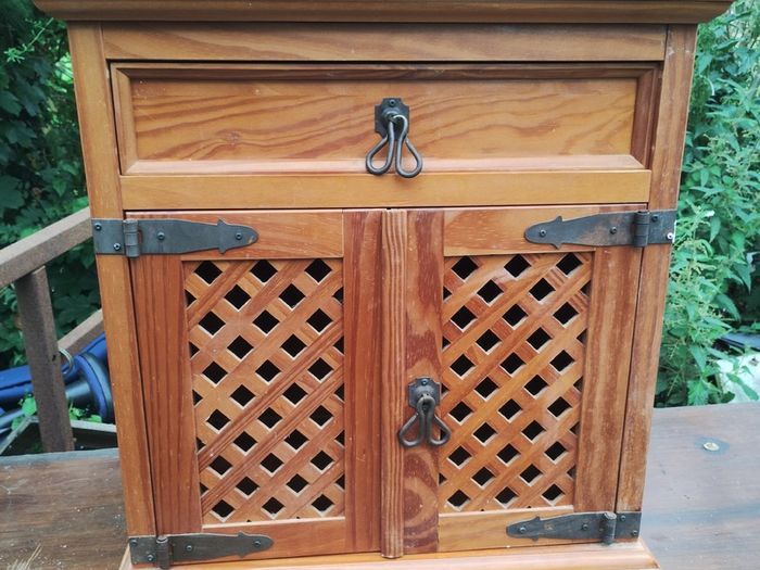 Pine Locker (26237)
