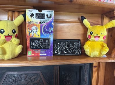 New Nintendo 3ds Solgaleo and Lunala edition Boxed [Pokemon]