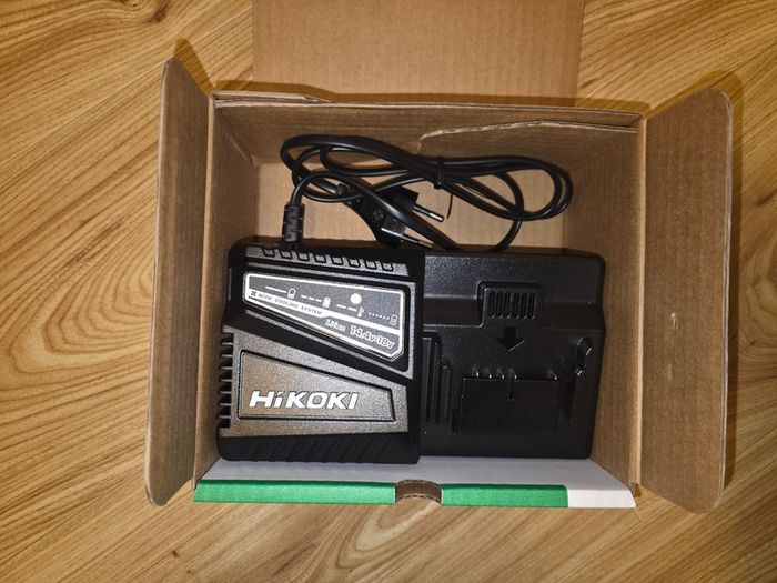Hikoki (Hitachi) Charger UC18YFSL --BNIB--