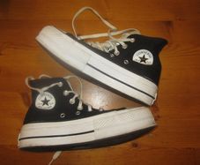 Converse....platform....size 3   black