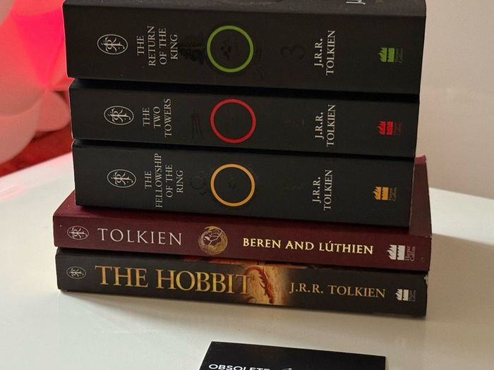 J.R.R. Tolkien 5-Book Collection - The Lord of the Rings, The Hobbit & Beren and Luthien