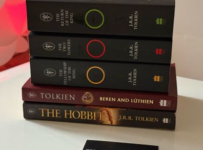J.R.R. Tolkien 5-Book Collection - The Lord of the Rings, The Hobbit & Beren and Luthien