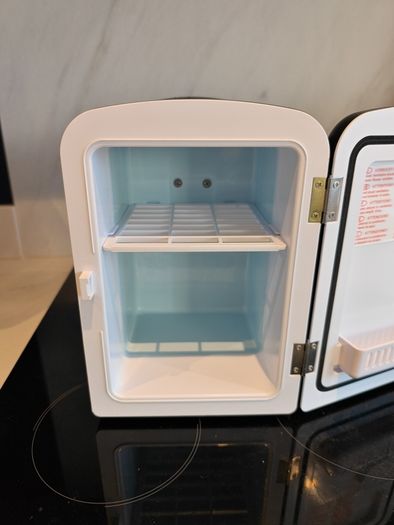 Ice Man Mini Fridge
