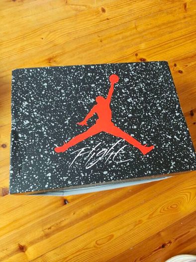 Jordan Spizike Low