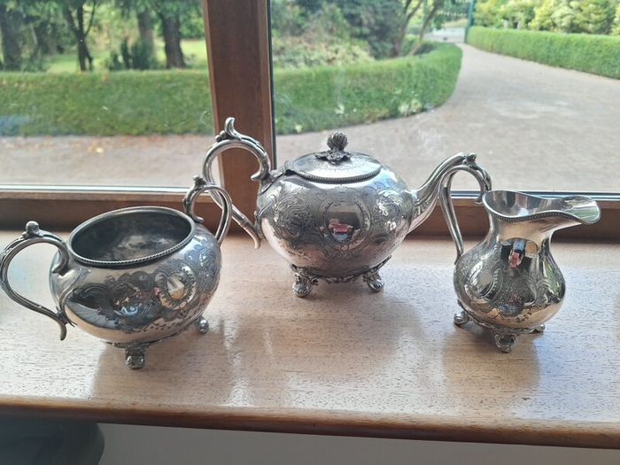 Teapot ,suger bowl & milk jug
