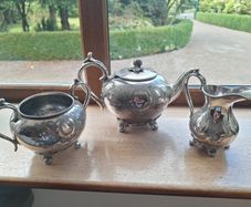 Teapot ,suger bowl & milk jug