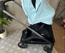Bugaboo Dragonfly with newborn bassinet