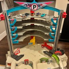 Hot Wheels Garage