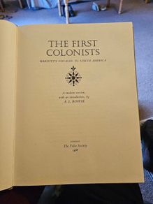 The First Colonists. Hakluyt's Voyage To North America. Introduction By A.l.rowse. All 16 Watercolours By John White. First Edition Second Print Large Volume Hardback In Good Condition   See Photos For Same.