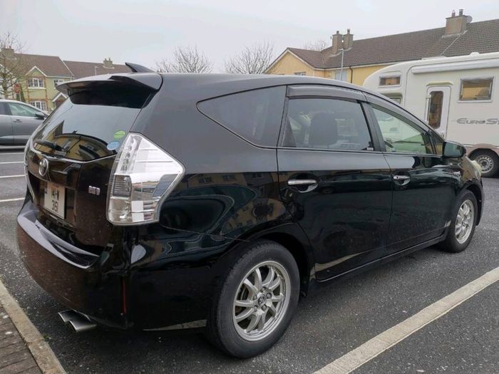 2014 Toyota Prius Alpha 1.8 Self Charging Hybrid