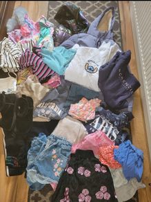 Girl's clothes bundle