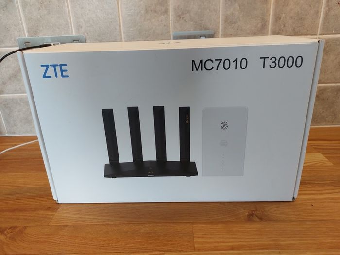 ZTE 7010 T3000 router and external unit