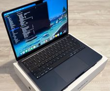 MacBook Air 13-inch M4, 16 GB, 512 GB, Midnight, 13 cycles