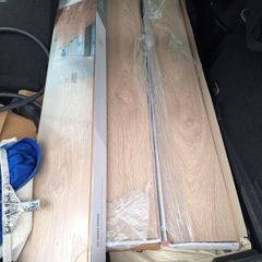 Laminate flooring oak