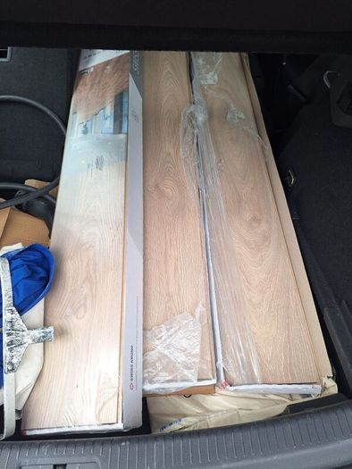 Laminate flooring oak
