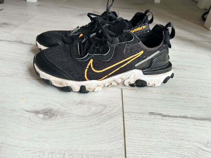 Nike D/M/S/X Dimsix black orange boys runners trainers size 4