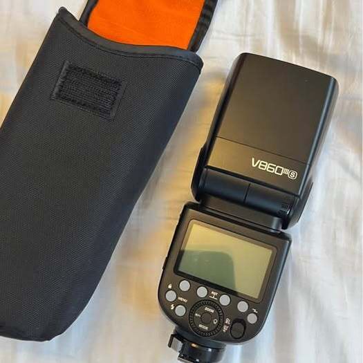 Professional Photography Kit for Sale: Lenses, Lighting and Accessories