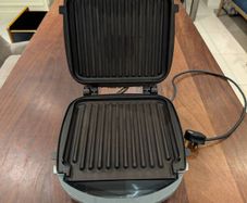 Top Table Grill/Sandwich Presser