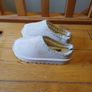 BNWT Size 2 Girls Cream Faux Fur Whipstitch Slippers Image 3