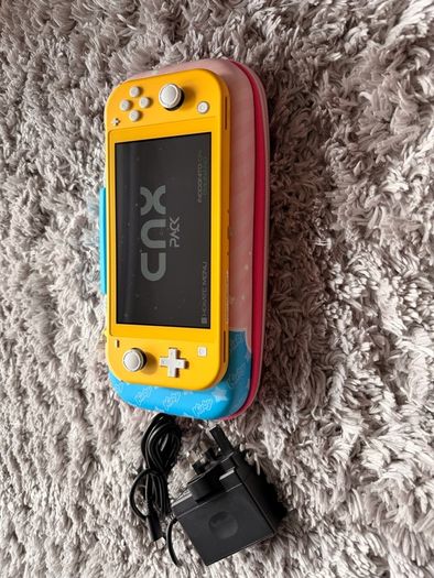 Nintendo Switch Lite Yellow | Modded | 128GB SD Card | Ready to Play