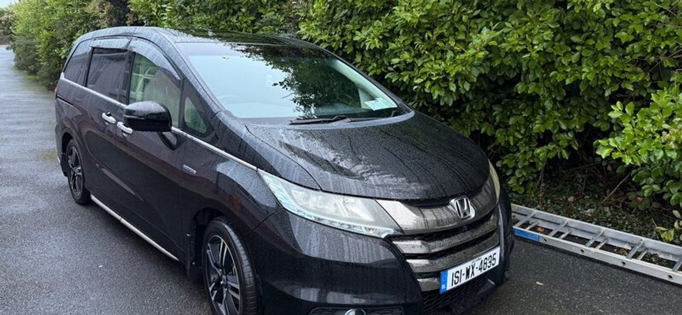 2016 Honda Odyssey Absolute Hybrid 7 seater
