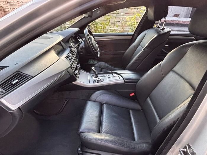 BMW 5-Series 2011