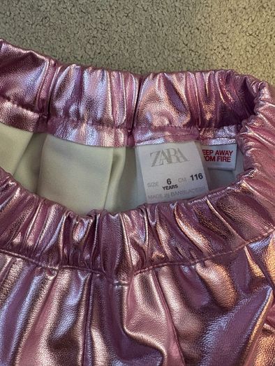 girls pink Zara skirt and white top
