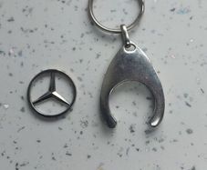 Mercedes Trolley keyring coin