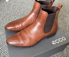 Ecco Chelsea boots