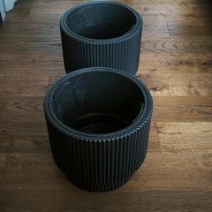 Flower pots  x 2