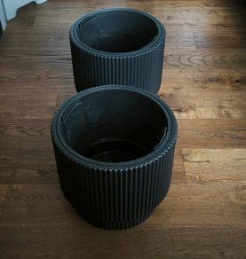 Flower pots  x 2