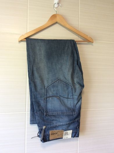 Brand New. Jack And Jones Mens Jeans. Waist 36 Inches. Inside Leg 30 Inches. Retail At 50euro. Selling 30 Euro. Collect In Dublin Or Receive Via Post.