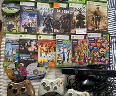 Xbox 360 Slim Bundle 5 Wireless Controllers, Kinect and 20+ Games